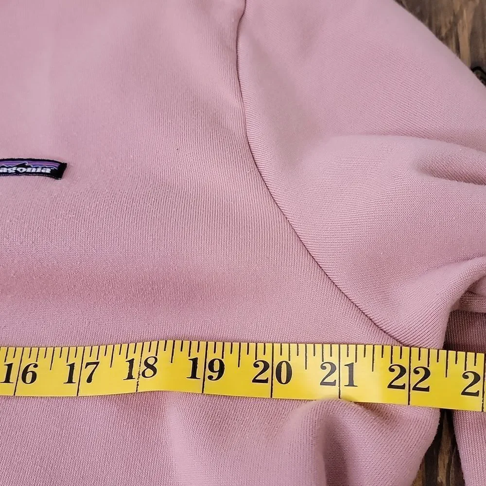 Patagonia. Pink Crewneck Sweatshirt. Thick and Warm. Size Small. EUC - Picture 5 of 9